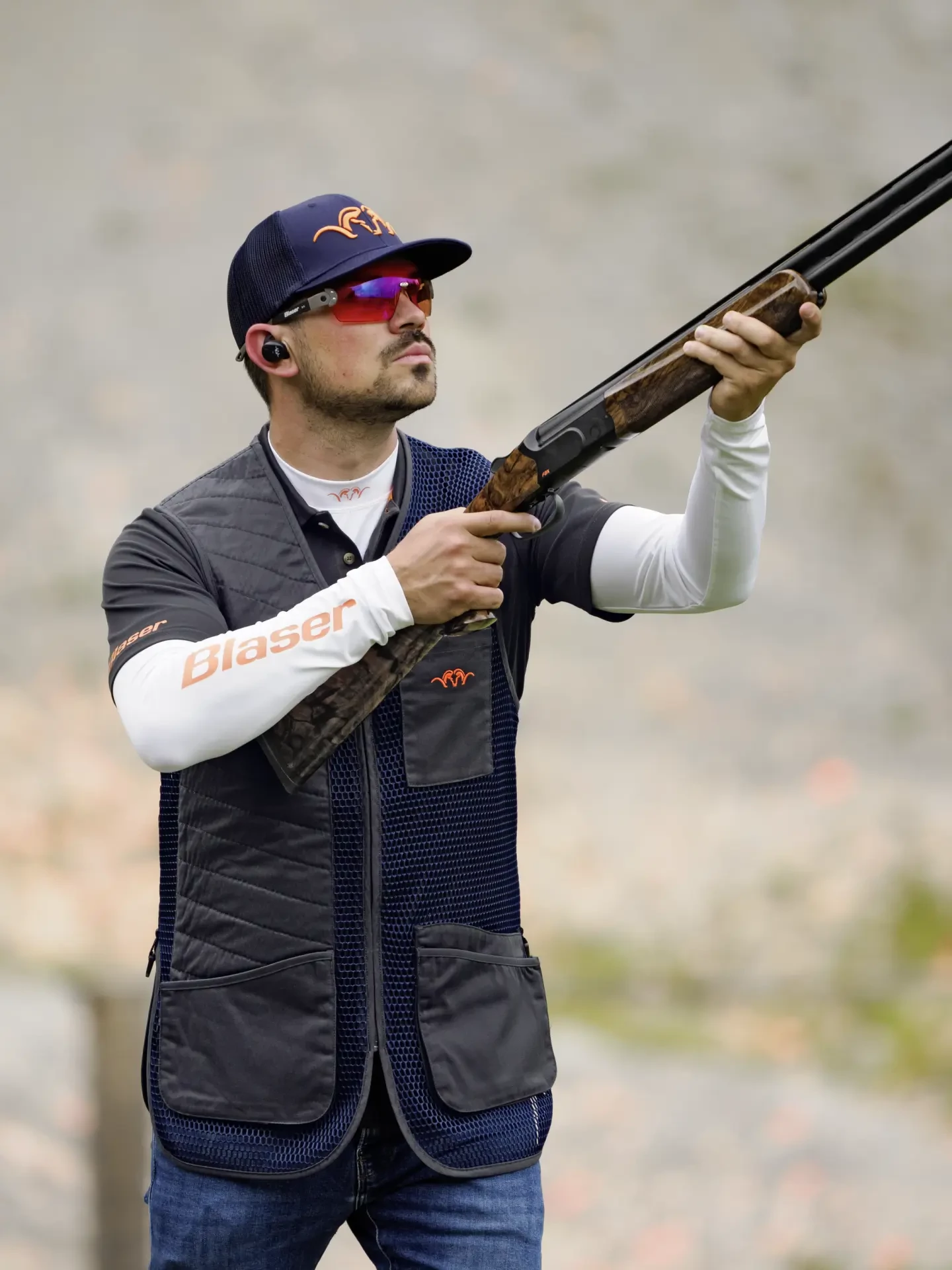 Blaser Competition Carbon lövészszemüveg használat közben sportlövészethez