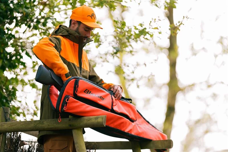 Blaser Cover Driven Hunt fegyvertok használat közben vadászaton